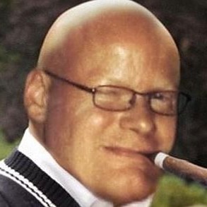 Paul R H Van Engen