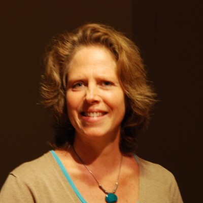 Monique Hoed