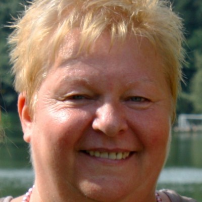 Debbie Schoonus